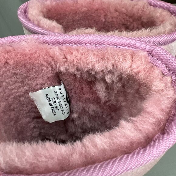 Womens UGG Boots Sz 7 Classic Short Light Pink Suede Wool - Picture 9 of 10